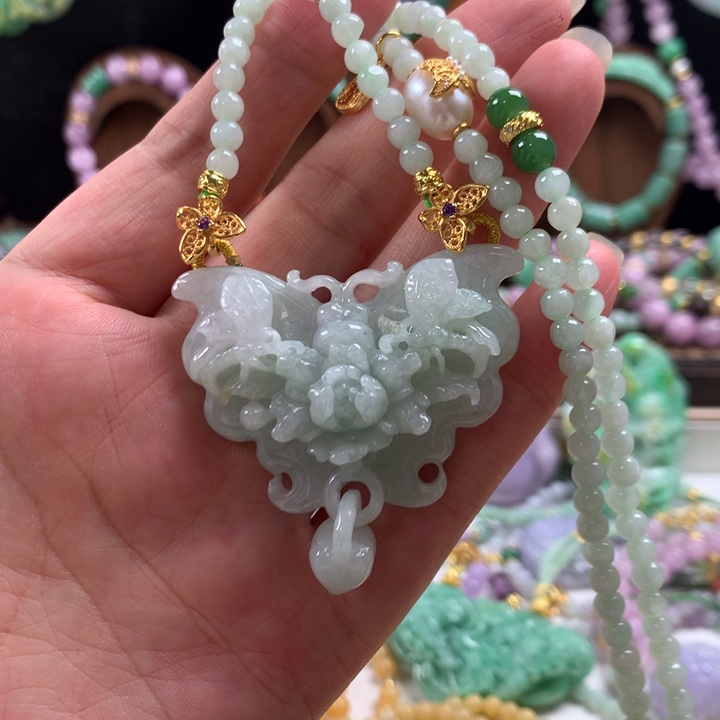 翡翠未镶嵌颈饰吊坠