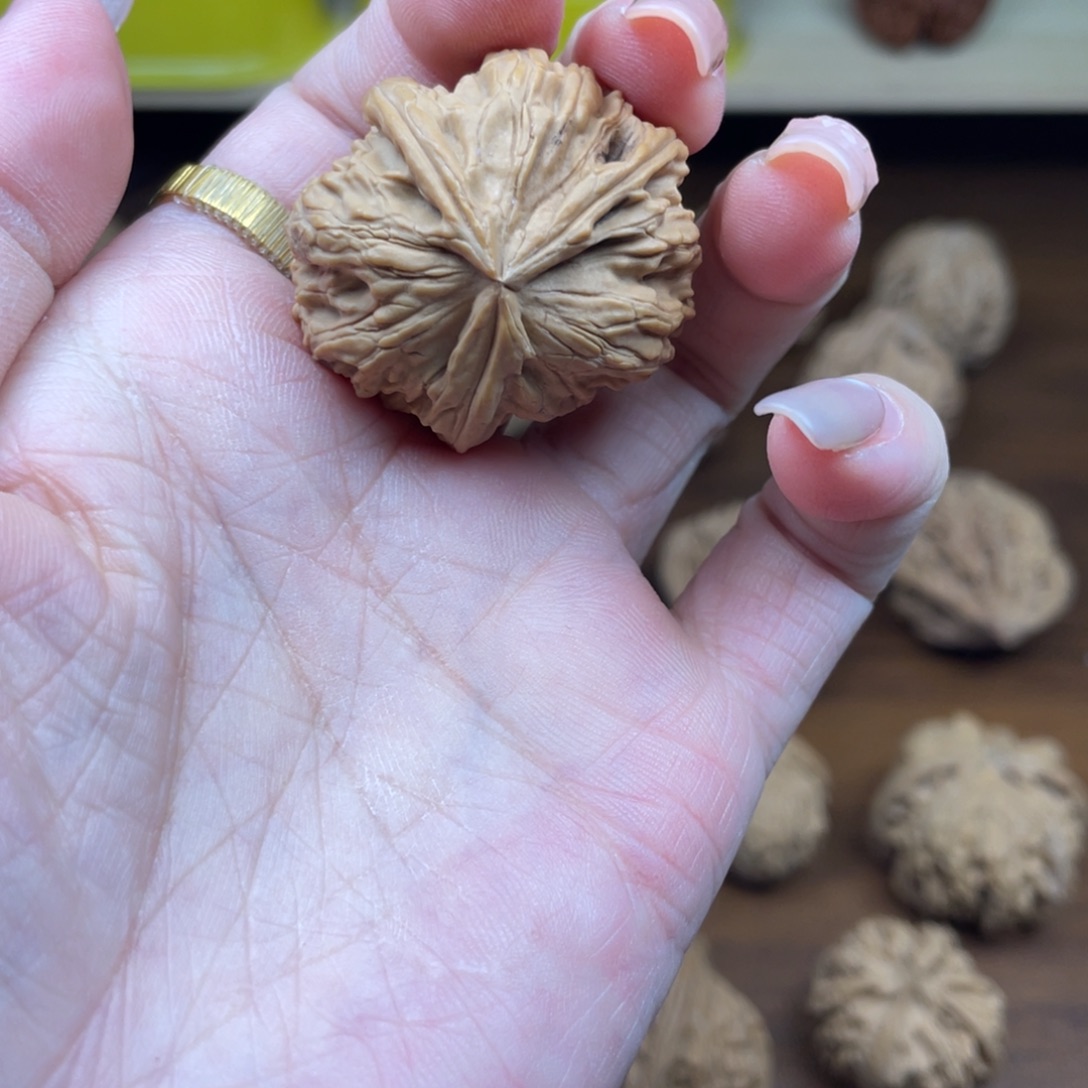 红***牛文玩核桃吊坠文玩单只