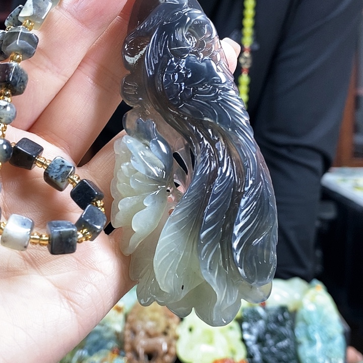 蛇纹石玉吊坠未镶嵌