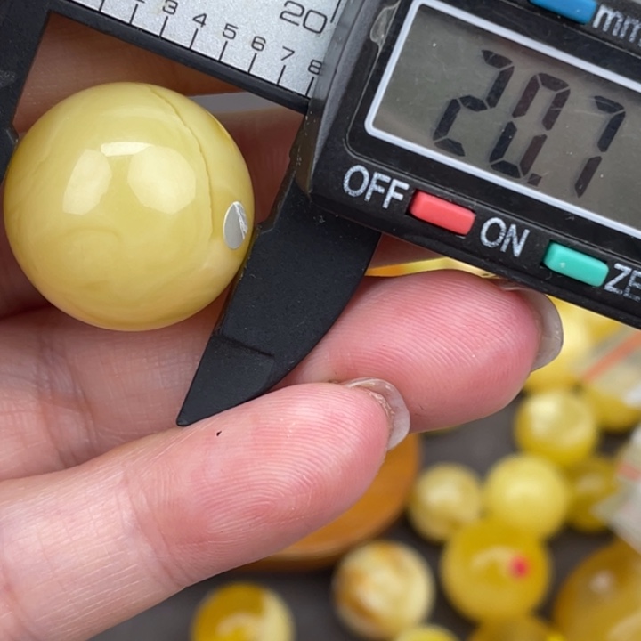 琥珀裸石未镶嵌蜜蜡255