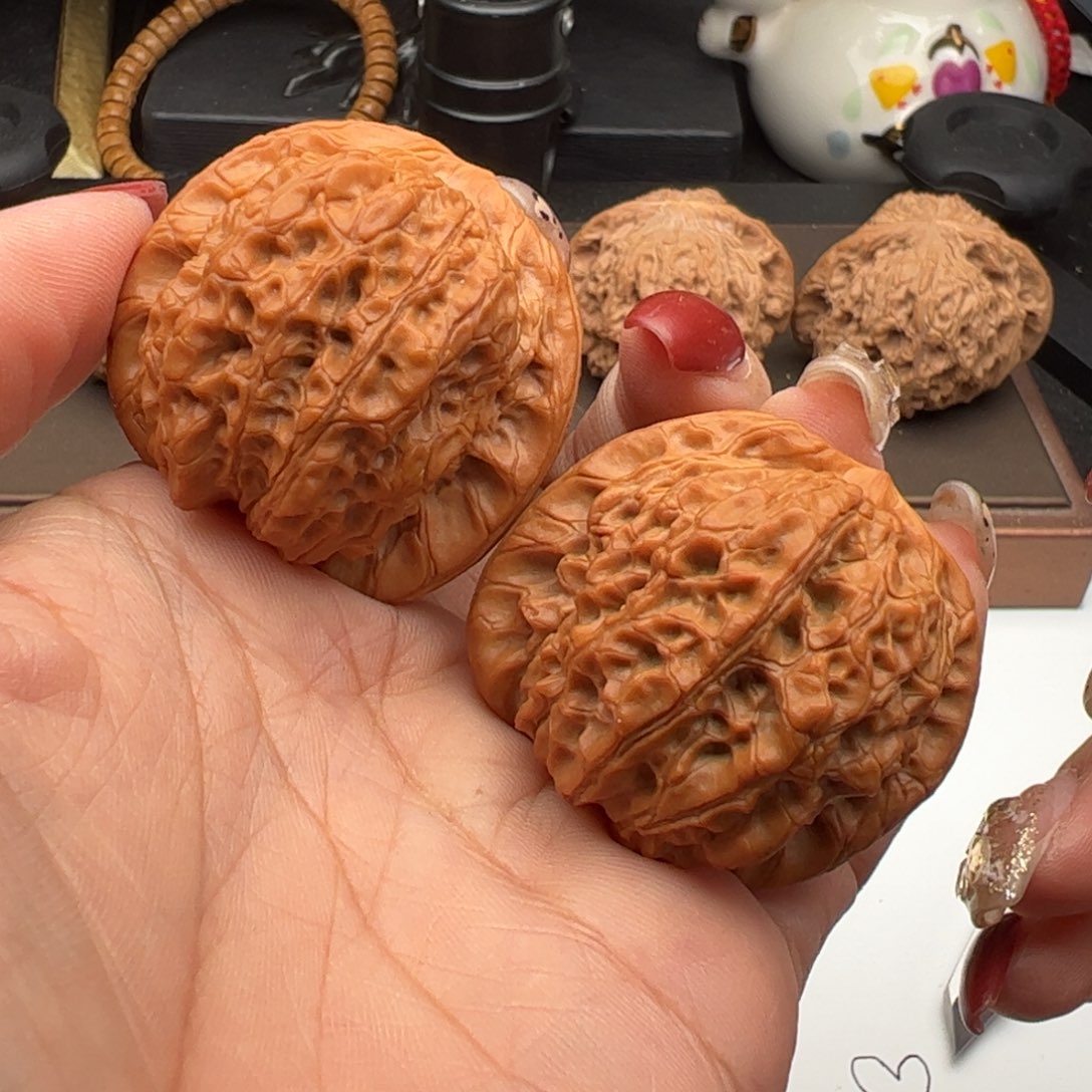 文玩核桃吊坠滢血麒麟4