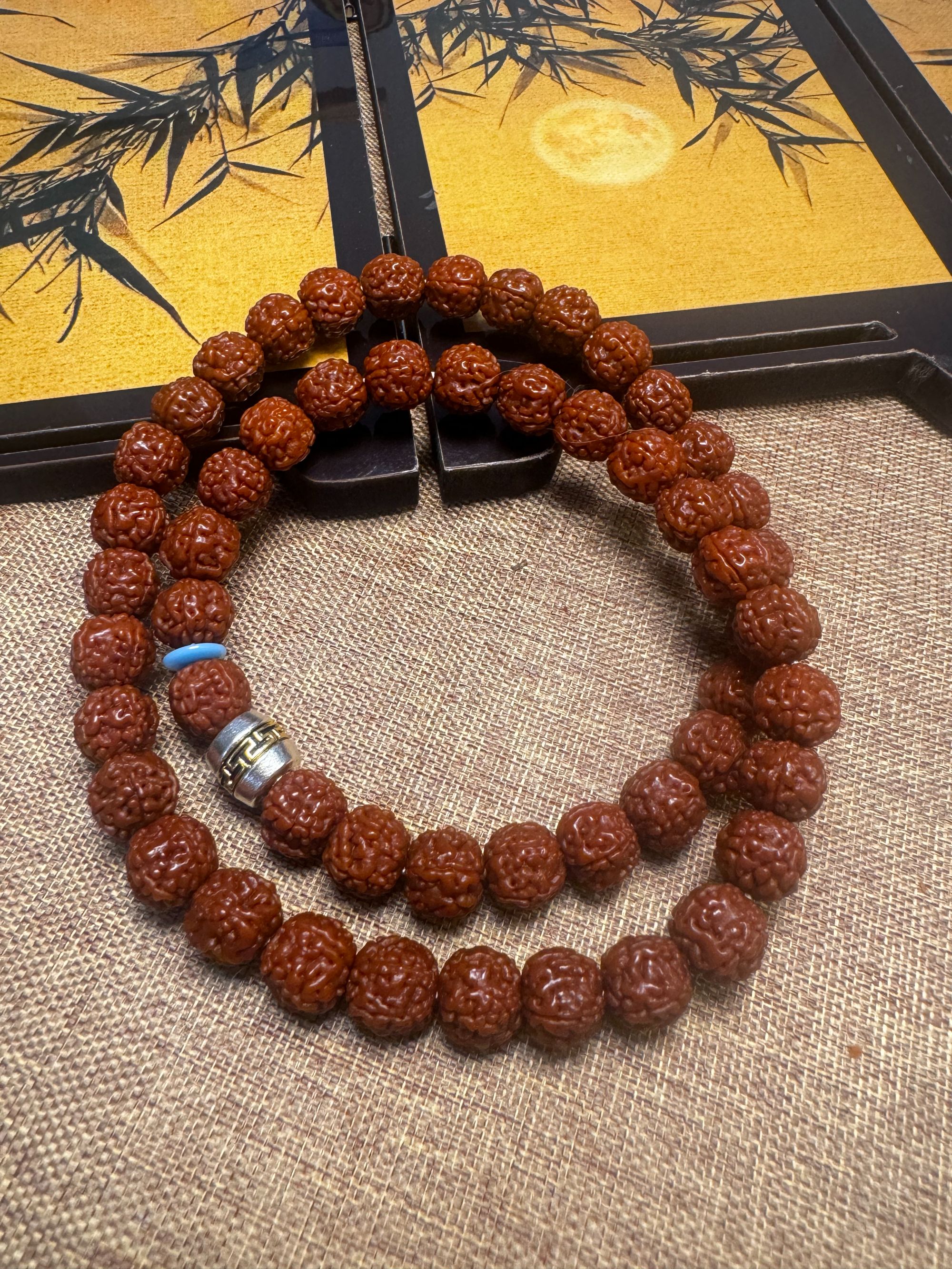 10mm印尼小金刚老树王梅花盘龙机刷包浆玉化盘玩双圈手持车挂手串