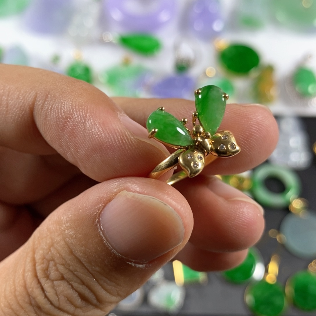 翡翠戒指18K金镶嵌翡翠