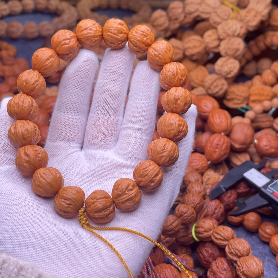 李***生文玩核桃手串秋子