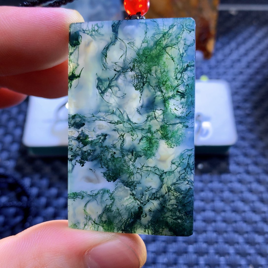 未镶嵌颈饰玛瑙/玉髓浮***云