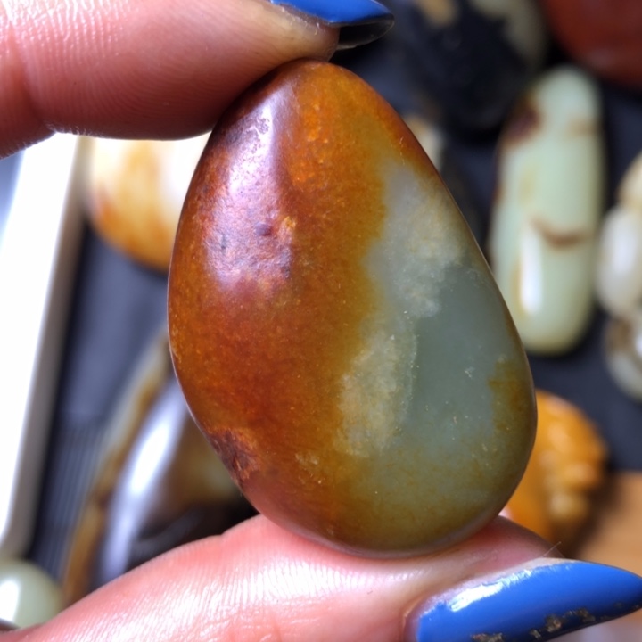 和田玉未镶嵌珠宝奇石