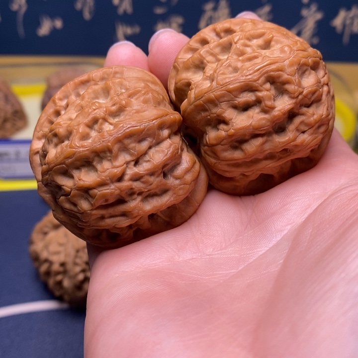 文玩核桃吊坠佛肚