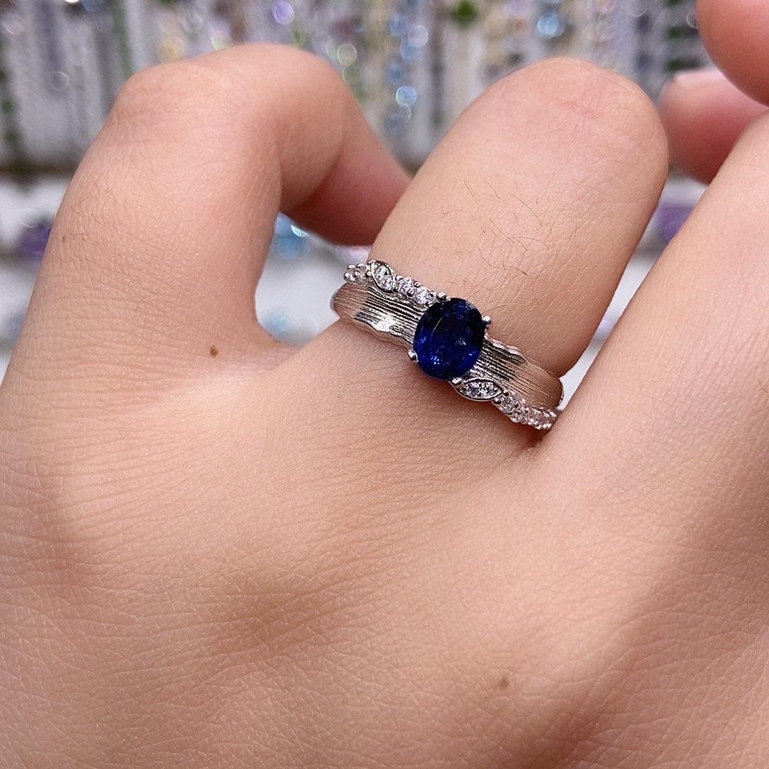银S925镶嵌戒指蓝宝石