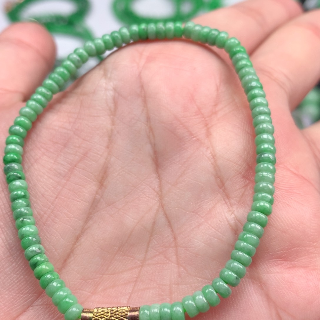 翡翠手链未镶嵌翡翠
