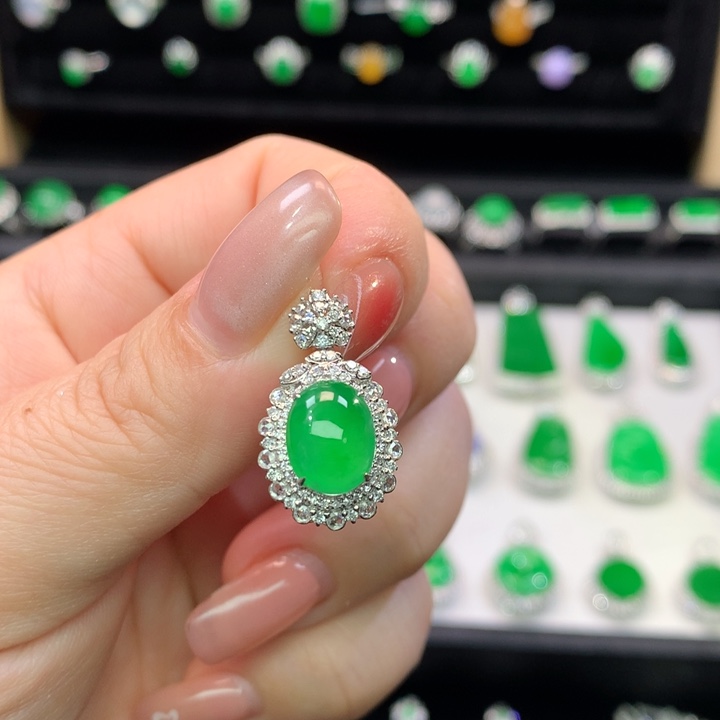 翡翠吊坠(不含链)18K金镶嵌