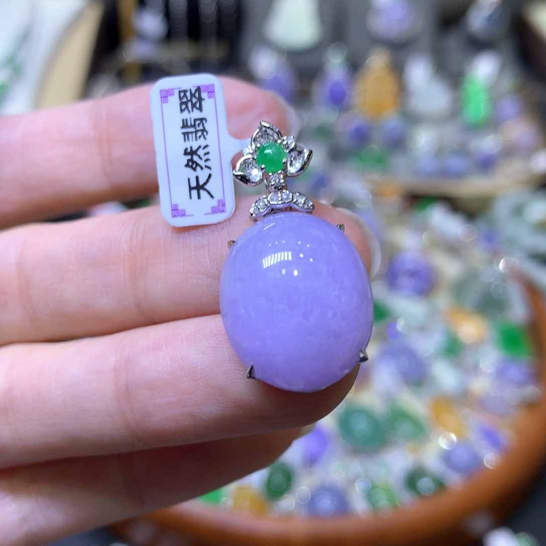 【闪购商品】翡翠颈饰18K金镶嵌翡翠吊坠项链