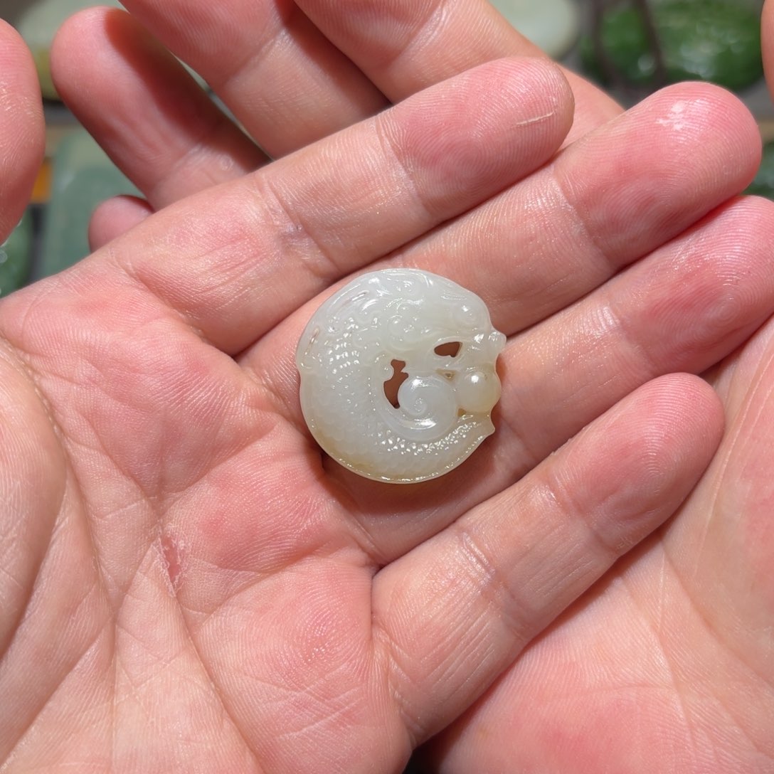 和田玉颈饰未镶嵌小****）