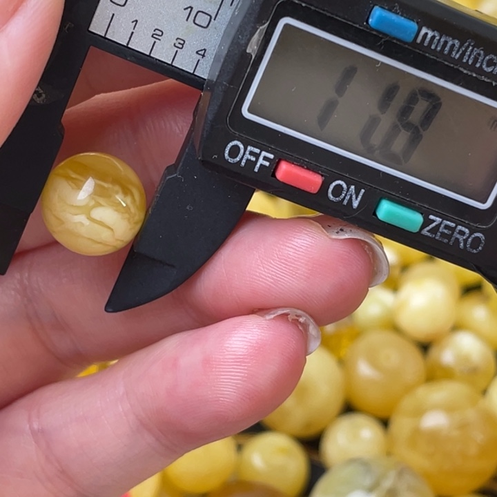 琥珀裸石未镶嵌微瑕1437