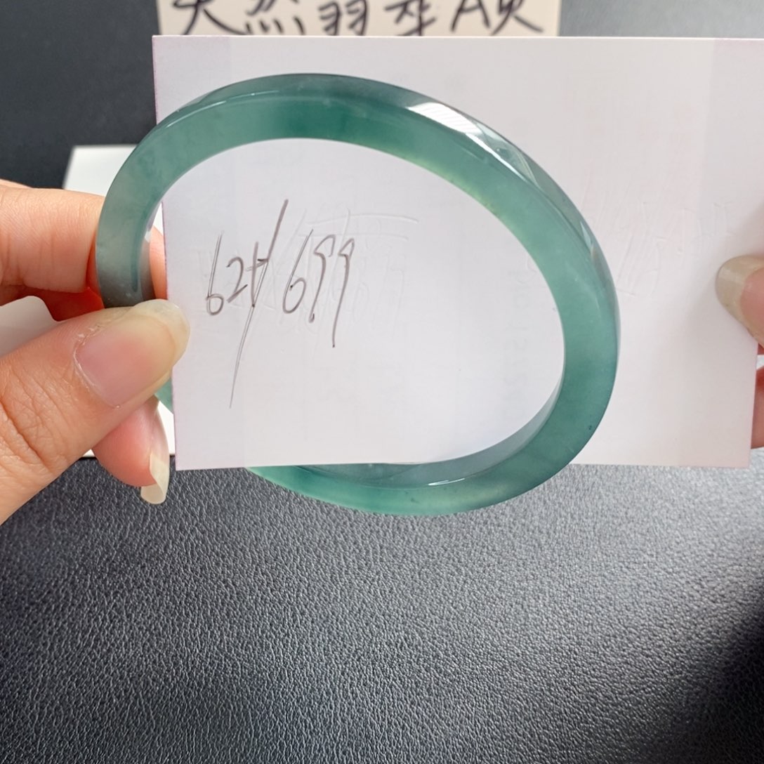 翡翠手镯未镶嵌天然翡翠
