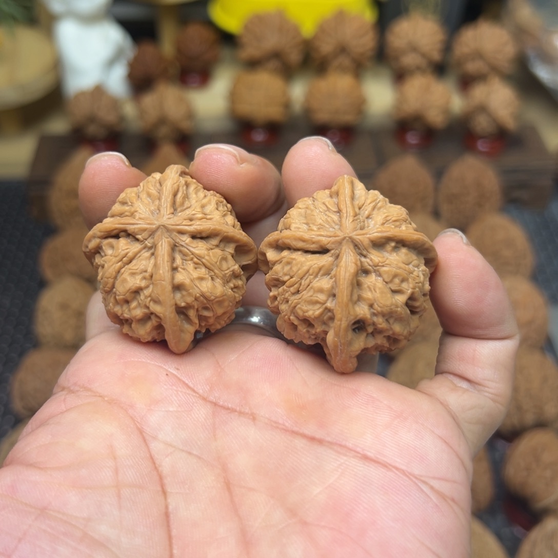 把件文玩核桃双十一福利全品雨花石四棱文玩40