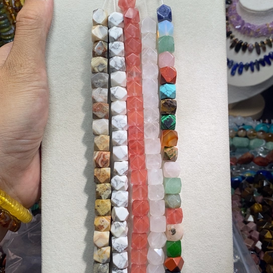 未镶嵌，冲角10×10mm20颗，下单备注数字，石英质玉