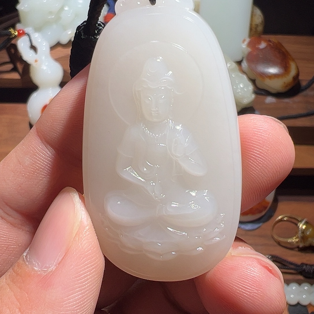 X***z和田玉未镶嵌颈饰