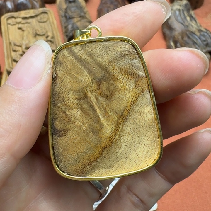 大叶紫檀（黑酸枝木类）