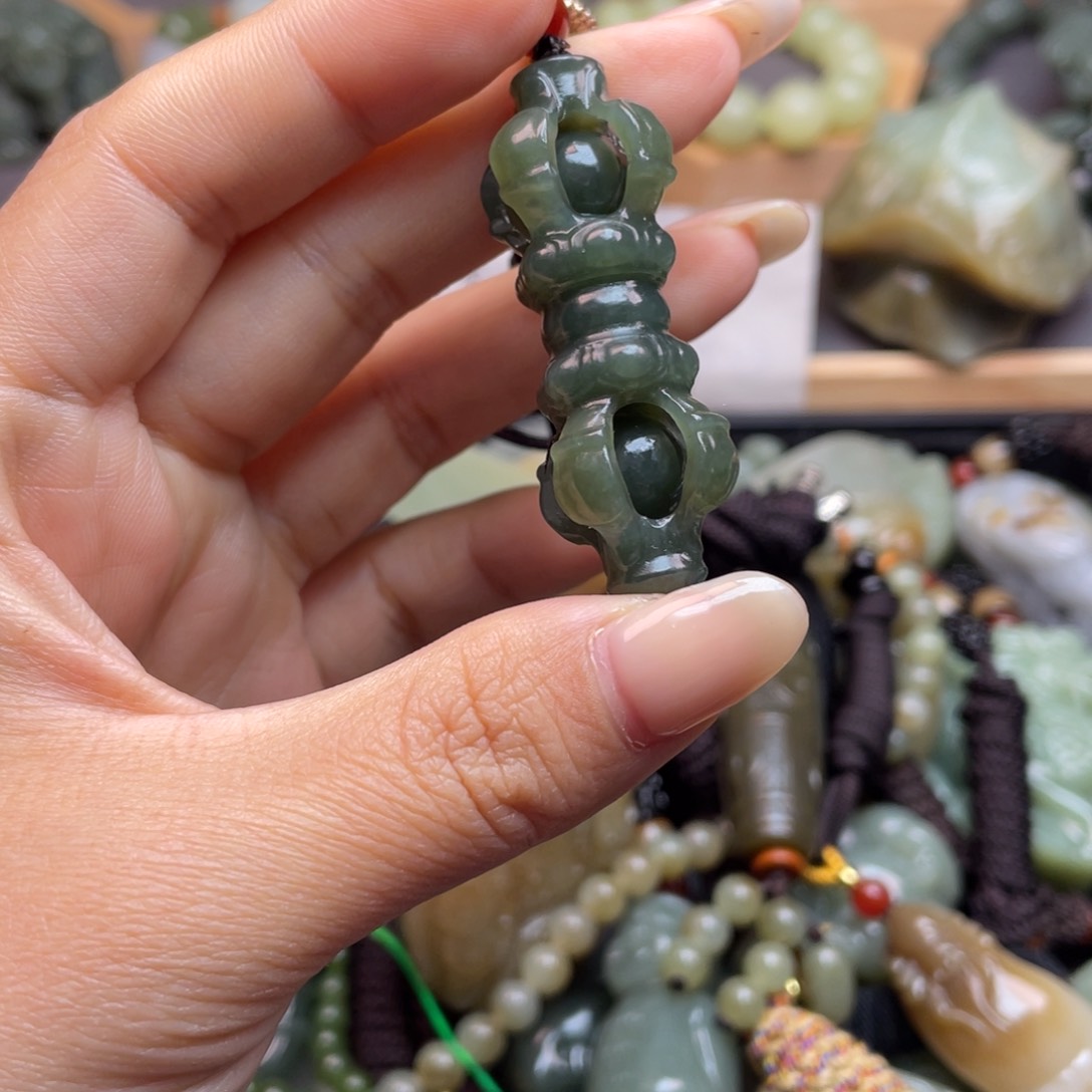 和田玉颈饰未镶嵌