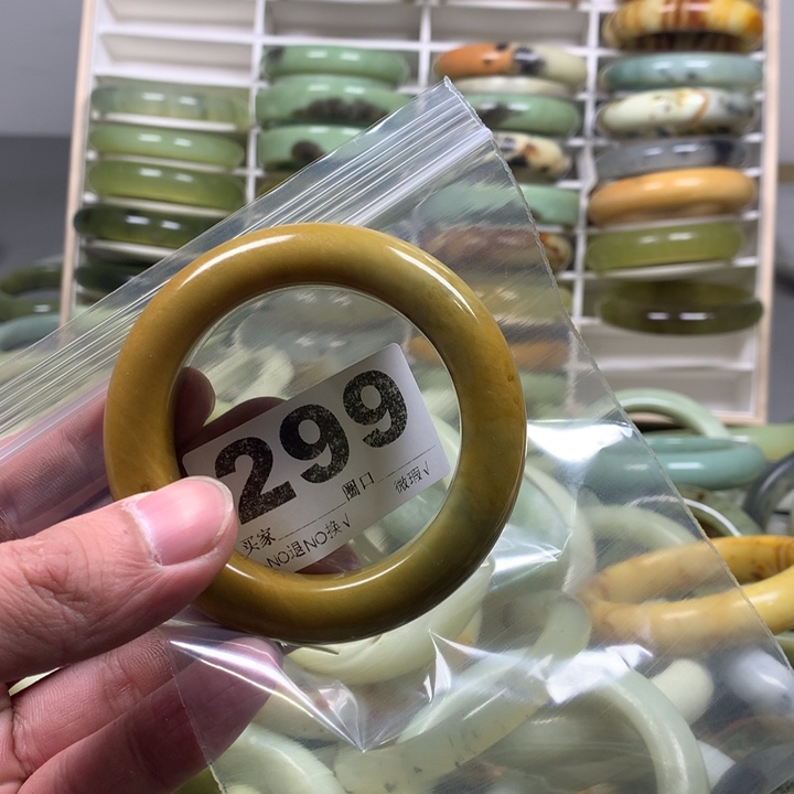 蛇纹石玉手镯未镶嵌珍****茶