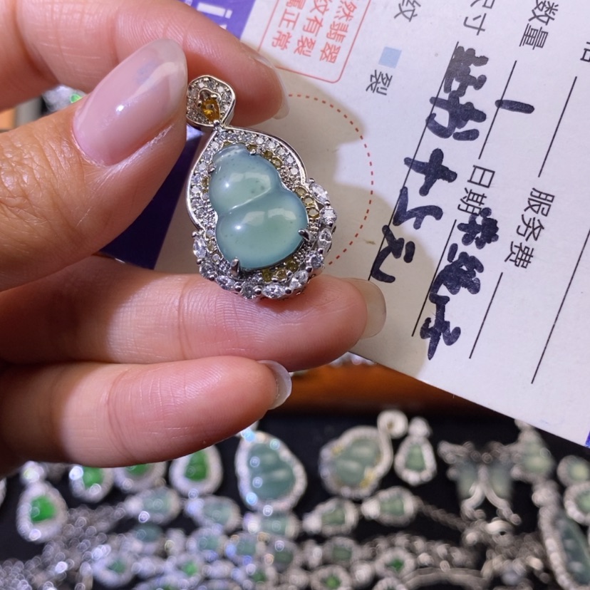 【闪购商品】翡翠颈饰未镶嵌天然