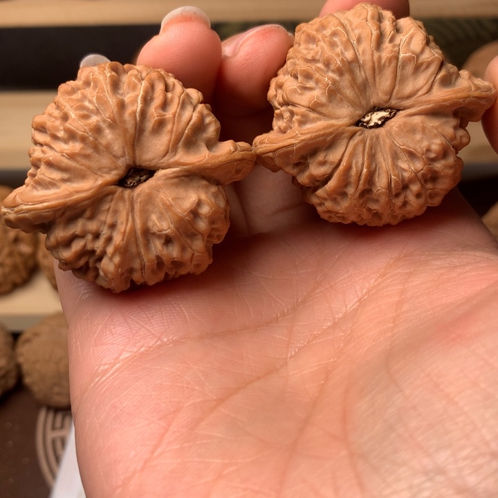 文玩核桃吊坠往***”