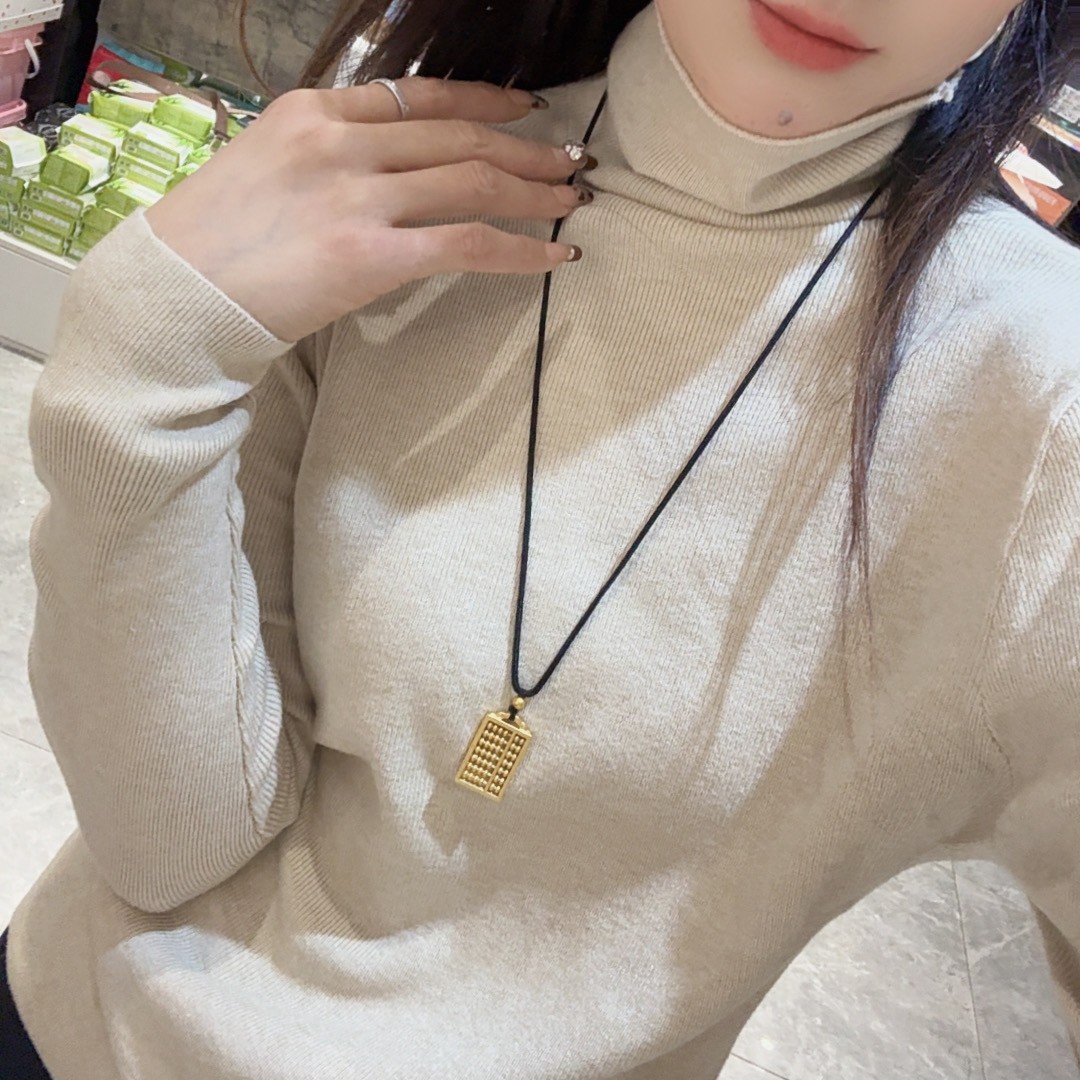 红衣俏家高领毛衣