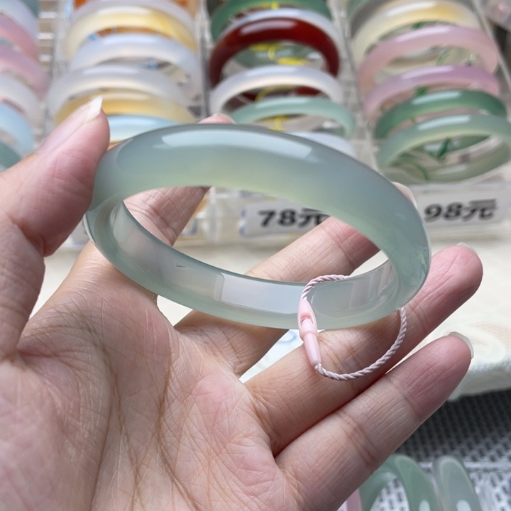 手镯玛瑙/玉髓未镶嵌55圈口