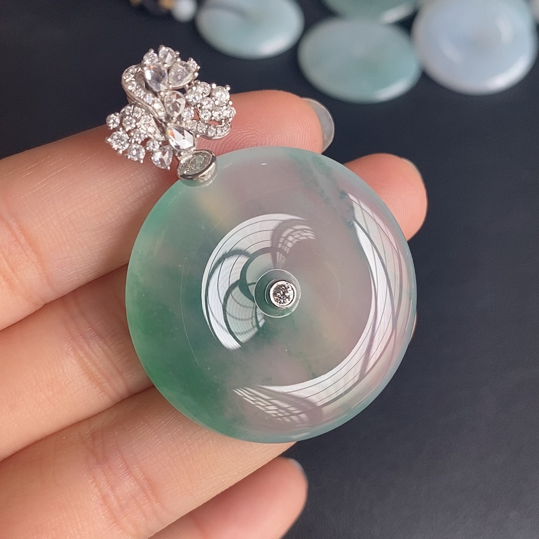 翡翠颈饰18K金镶嵌翡翠首饰