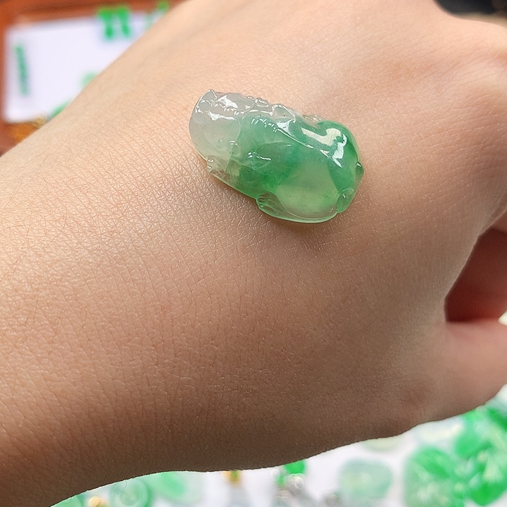 翡翠吊坠(不含链)未镶嵌貔貅