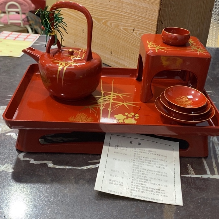 一套茶具哈哈哈哈哈哈花瓶