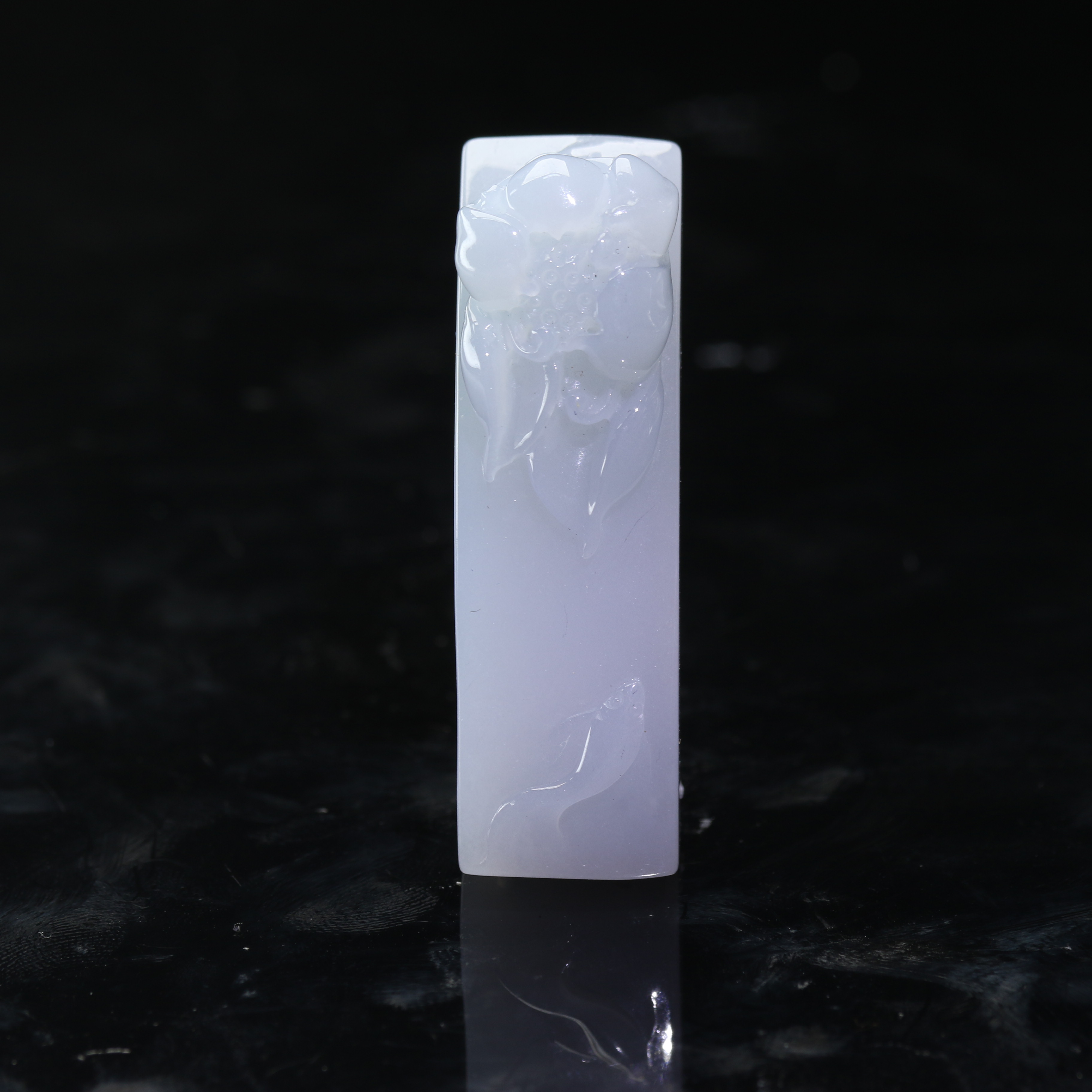 1天然缅甸翡翠A货莲花手牌/801141/上海嘉禾拍卖