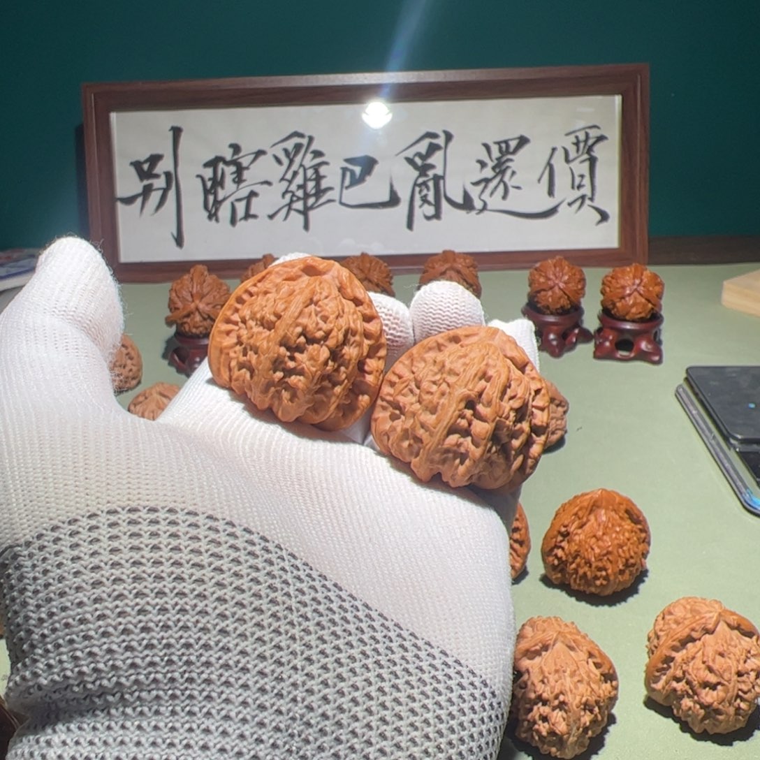 文玩核桃把件41白狮子三角白