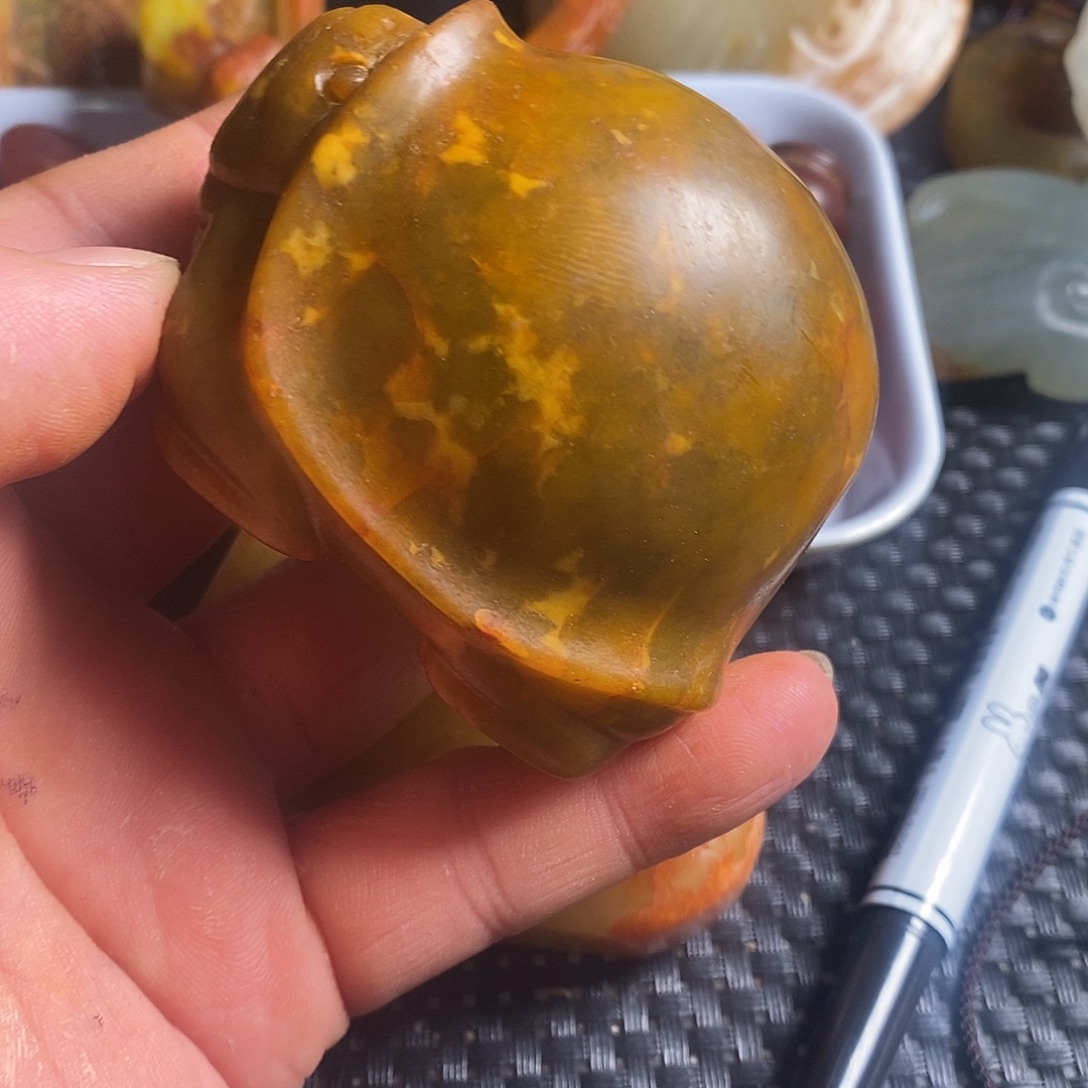 岫玉未镶嵌珠宝奇石