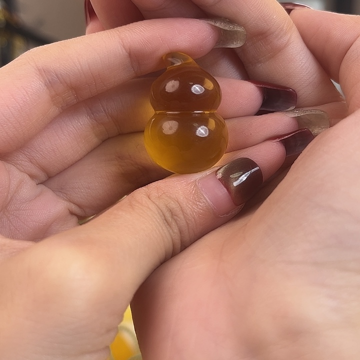 裸石琥珀未镶嵌5.8g金珀葫芦
