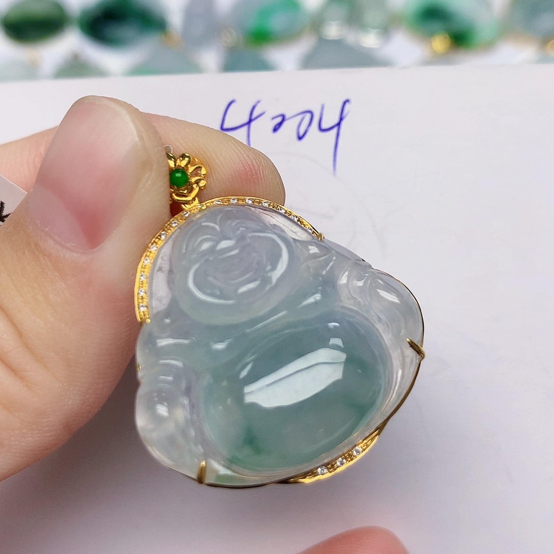 颈饰18K金镶嵌翡翠