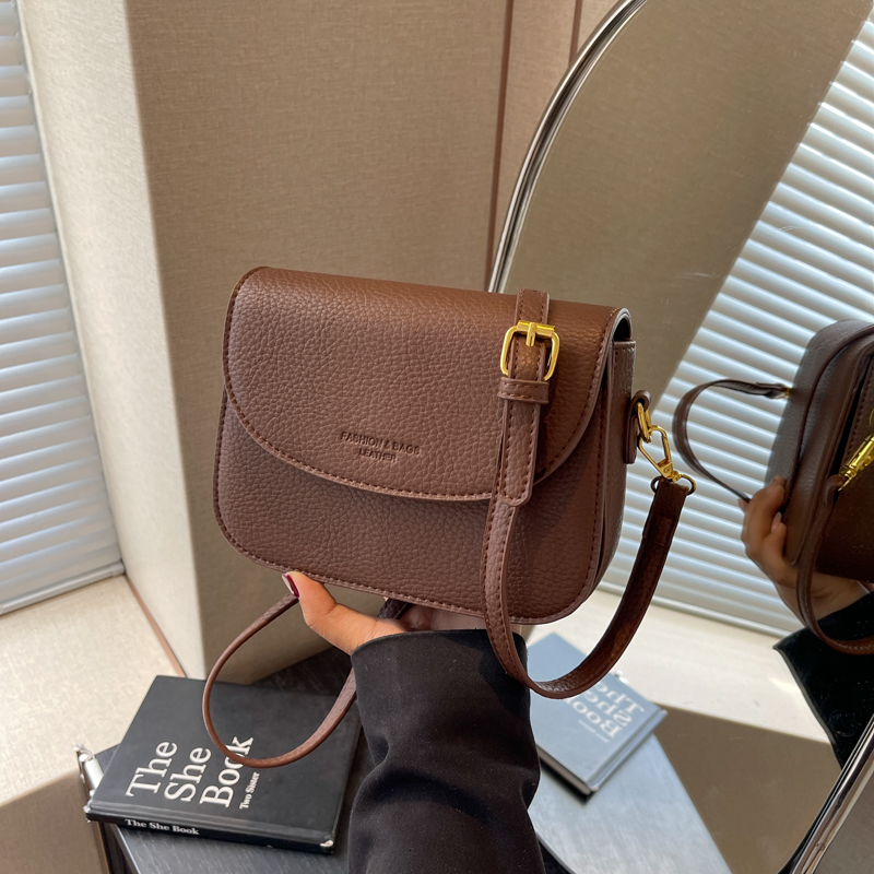 百搭ins斜挎包包女2025新款潮简约复古马鞍包小众质感单肩腋下包