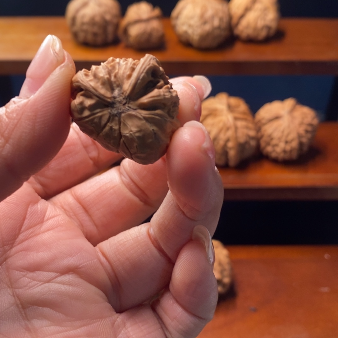 ****文玩核桃吊坠磨盘