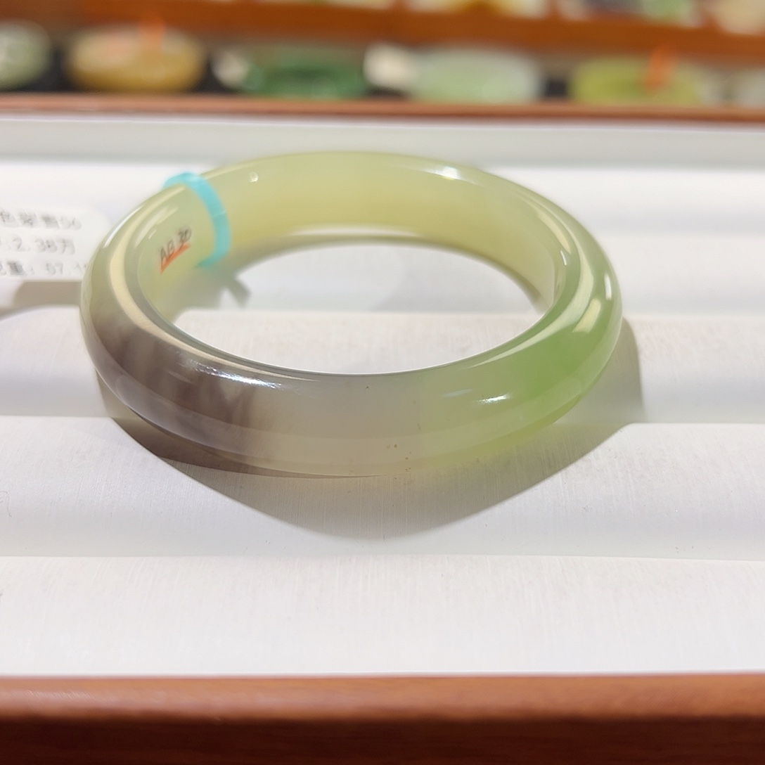 和田玉手镯未镶嵌?**?