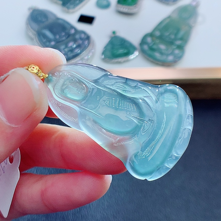 翡翠颈饰18K金镶嵌翡翠