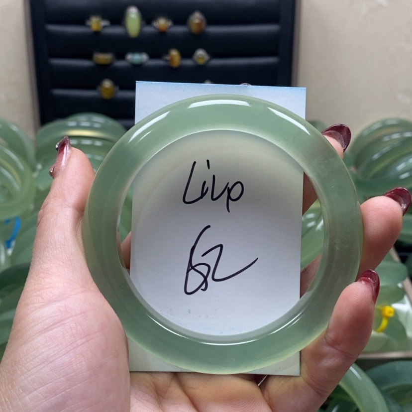 【闪购商品】蛇纹石玉手镯未镶嵌L**e