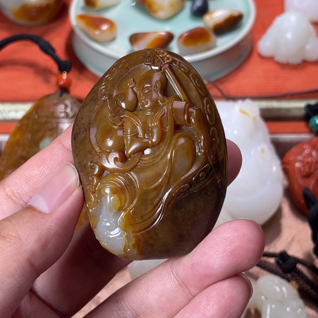 和田玉未镶嵌颈饰