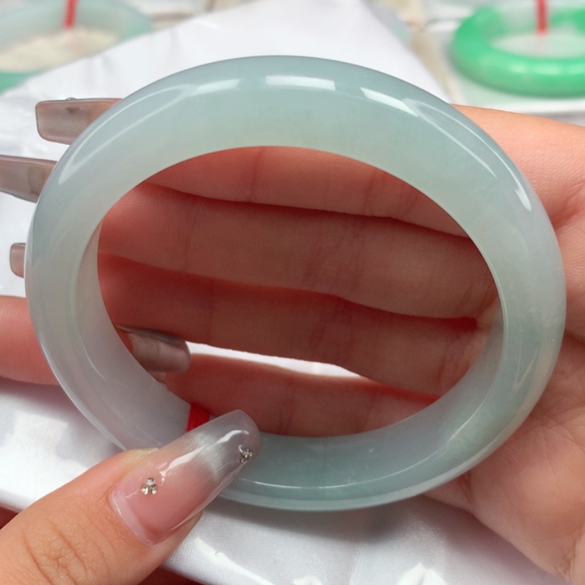 【闪购商品】翡翠手镯未镶嵌60圈