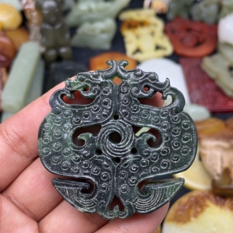 蛇纹石玉颈饰未镶嵌33