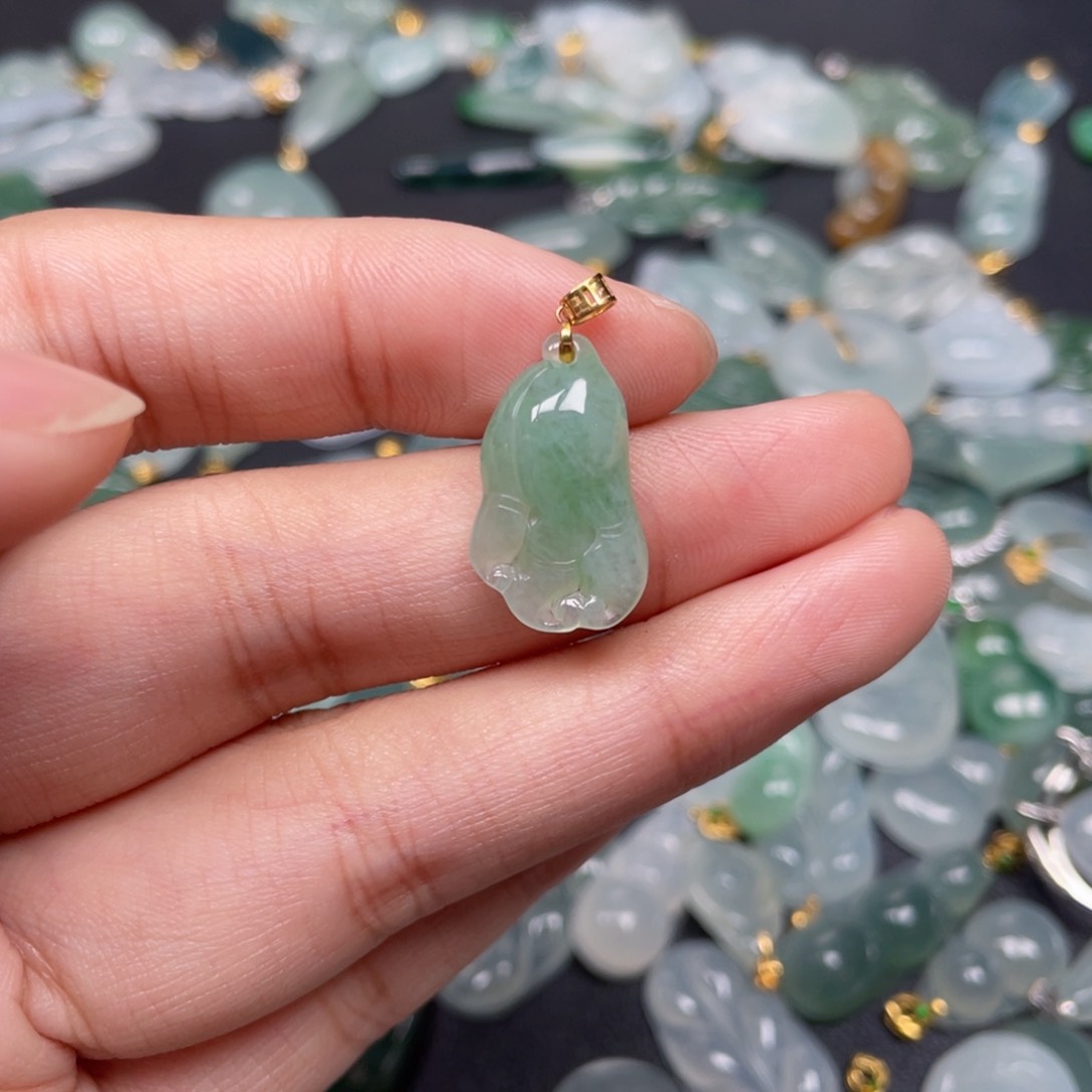 翡翠颈饰18K金镶嵌翡翠