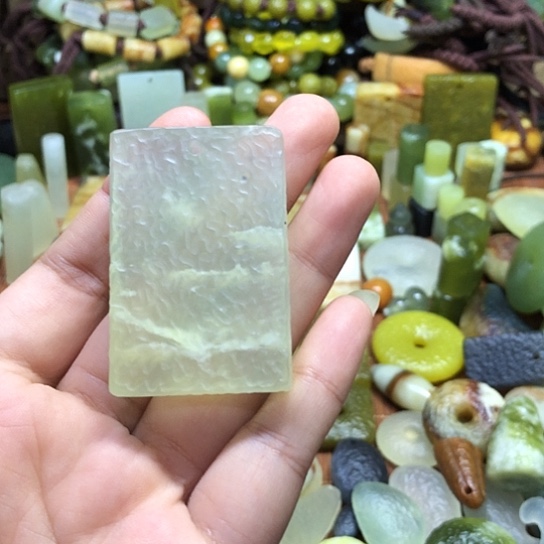 未镶嵌岫玉吊坠岫