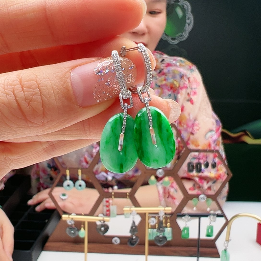 翡翠耳饰18K金镶嵌天然翡翠耳饰18k金镶嵌