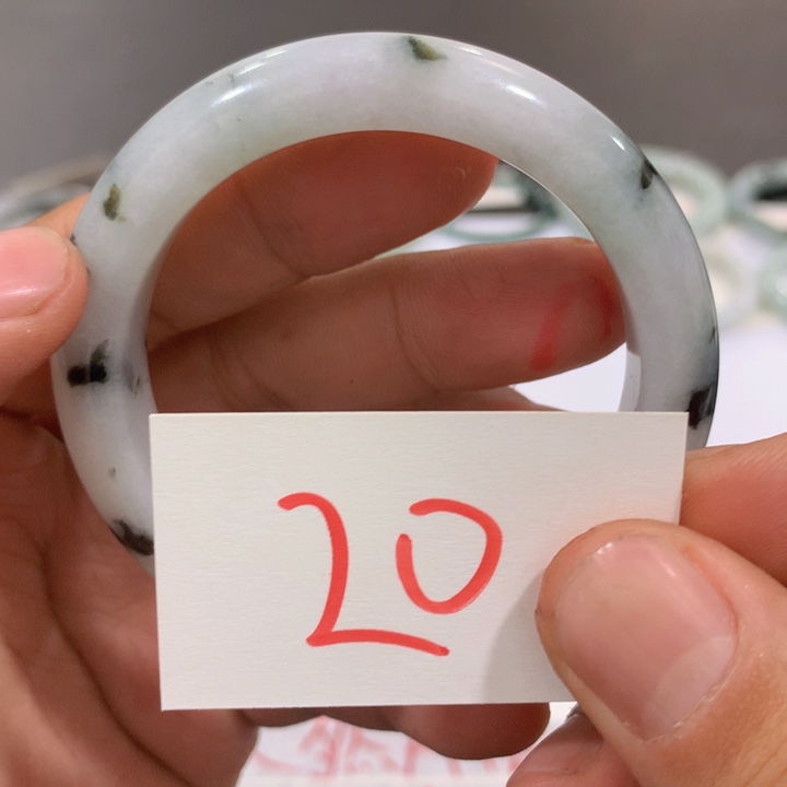 翡翠手镯未镶嵌2555555666669