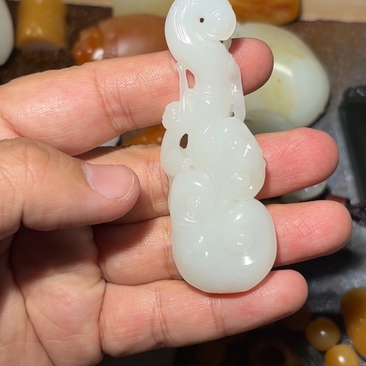 和田玉颈饰未镶嵌