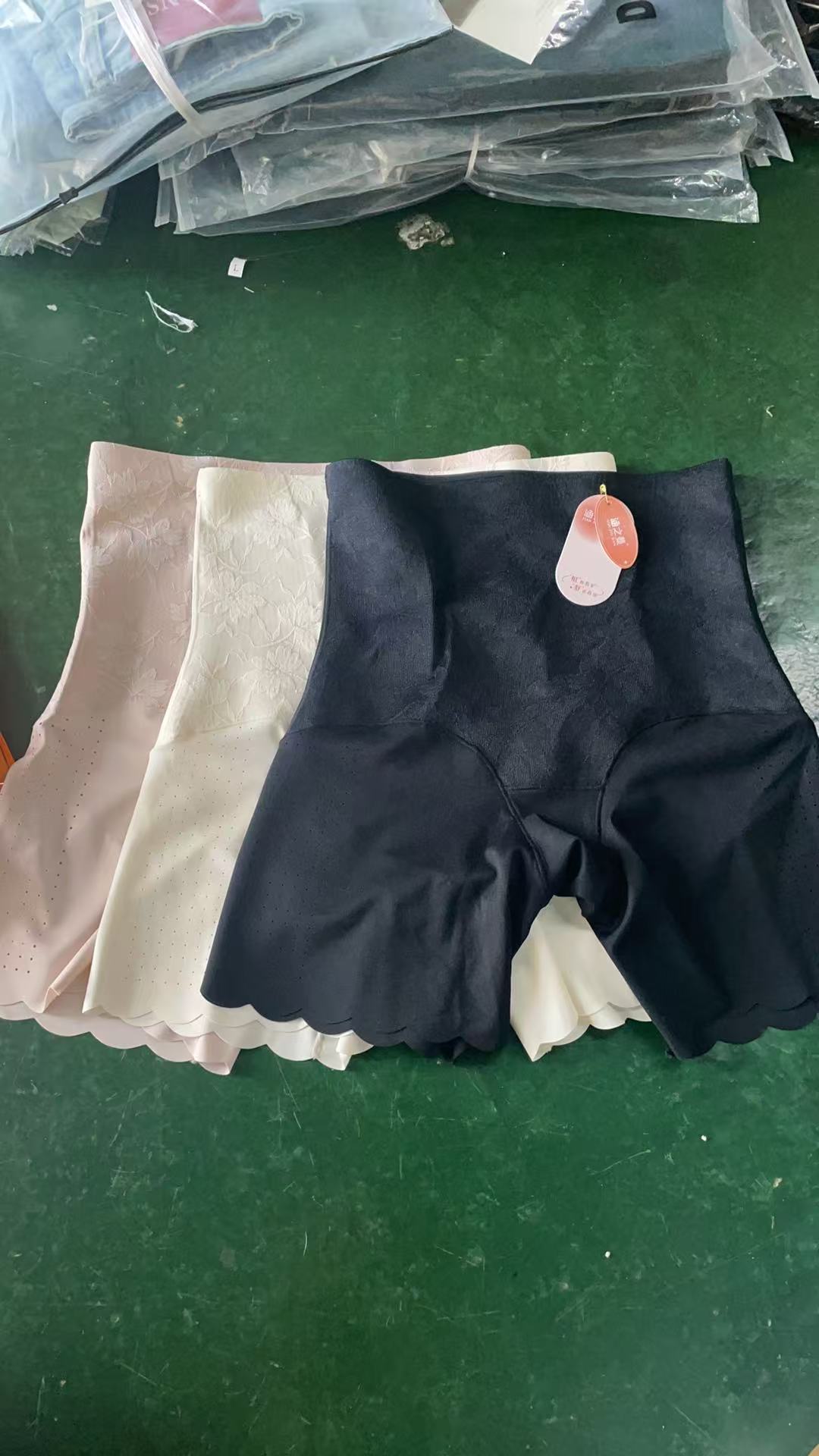 BAOZI【#269】蕾丝时尚夏季高腰防走光收腹显瘦塑性打底安全裤